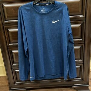 Men’s Dri-Fit Nike long sleeve shirt. Size XL